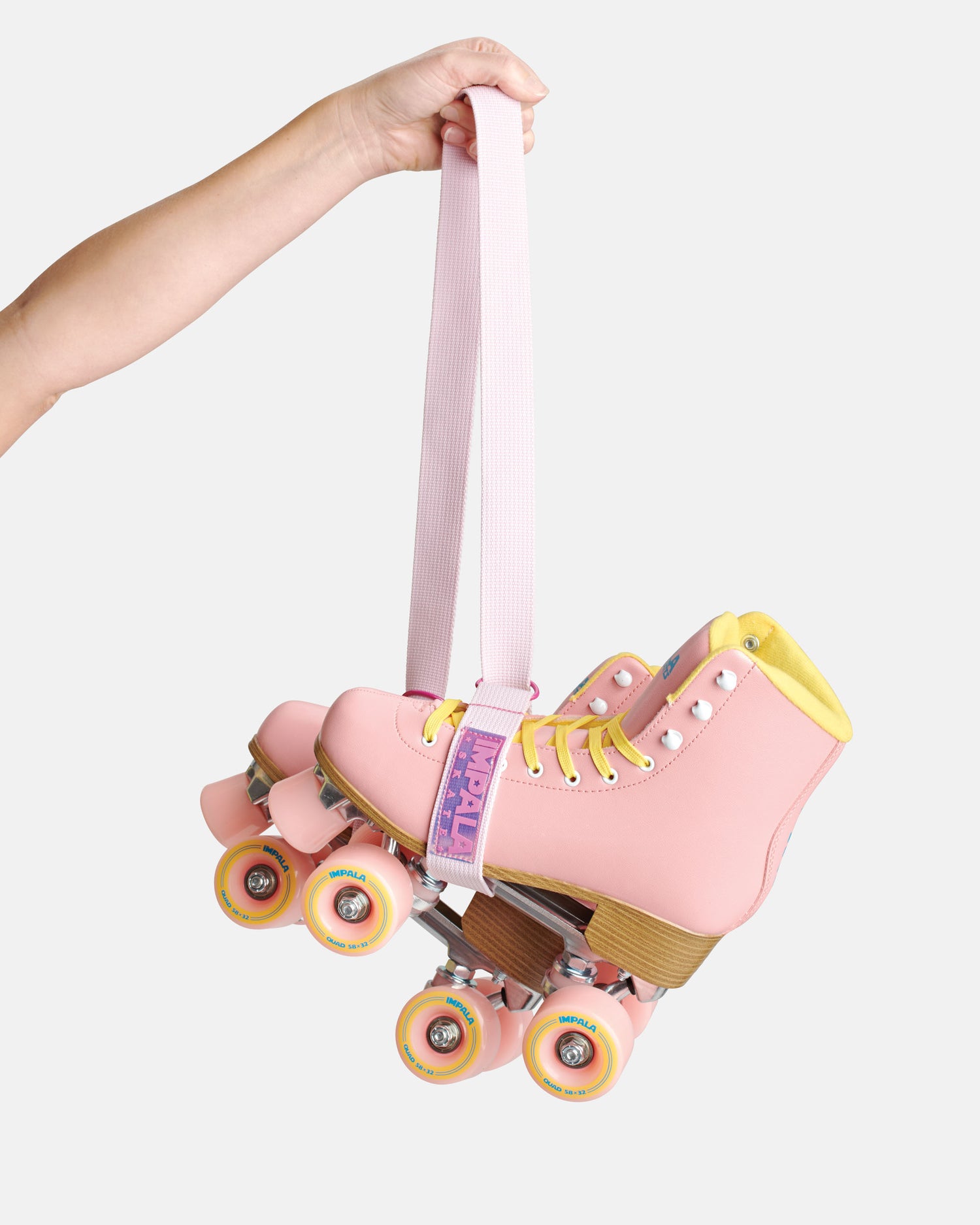 how to carry roller skates with skate strap